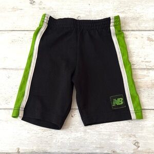New Balance 2T Boys Kids Black Green Shorts Athletic Basketball Sports